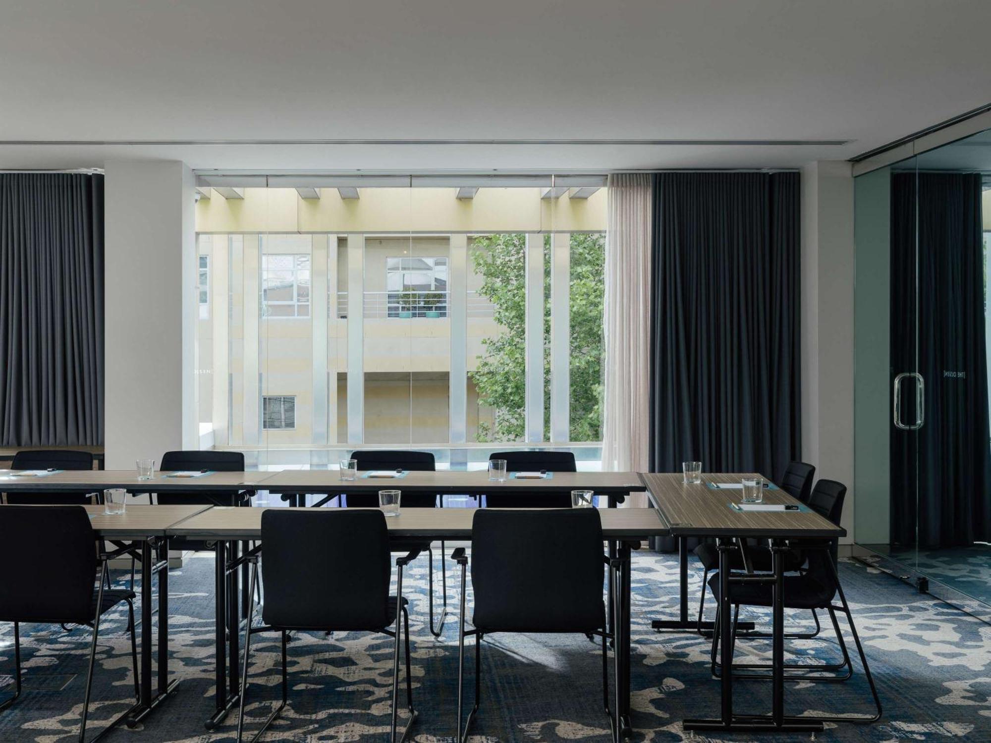The Olsen Melbourne Art Series Exterior photo Meeting room